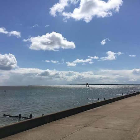 Gordon Villa - A Seaside Escape Harwich Εξωτερικό φωτογραφία