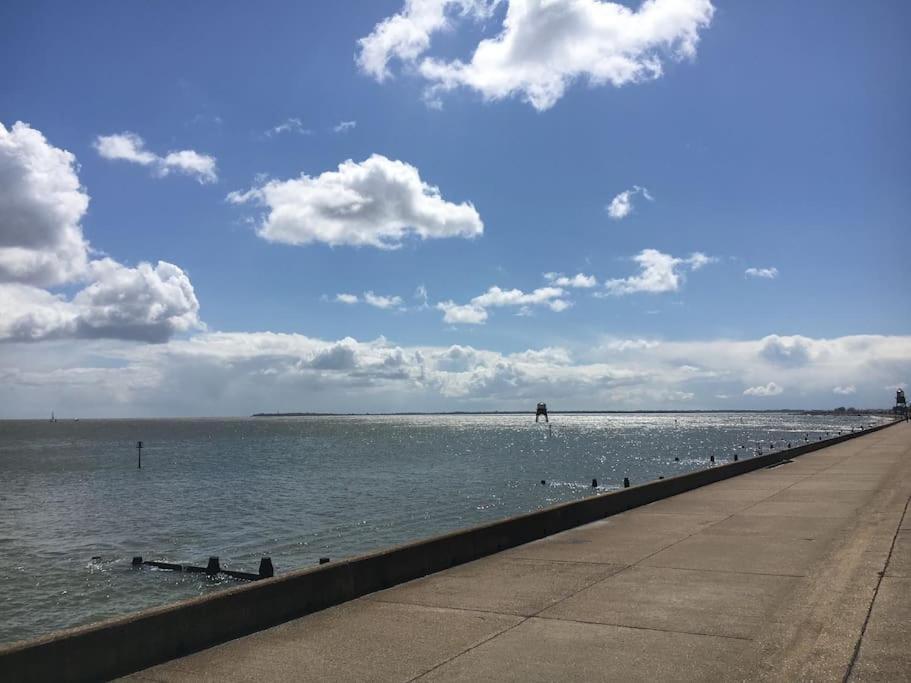Gordon Villa - A Seaside Escape Harwich Εξωτερικό φωτογραφία