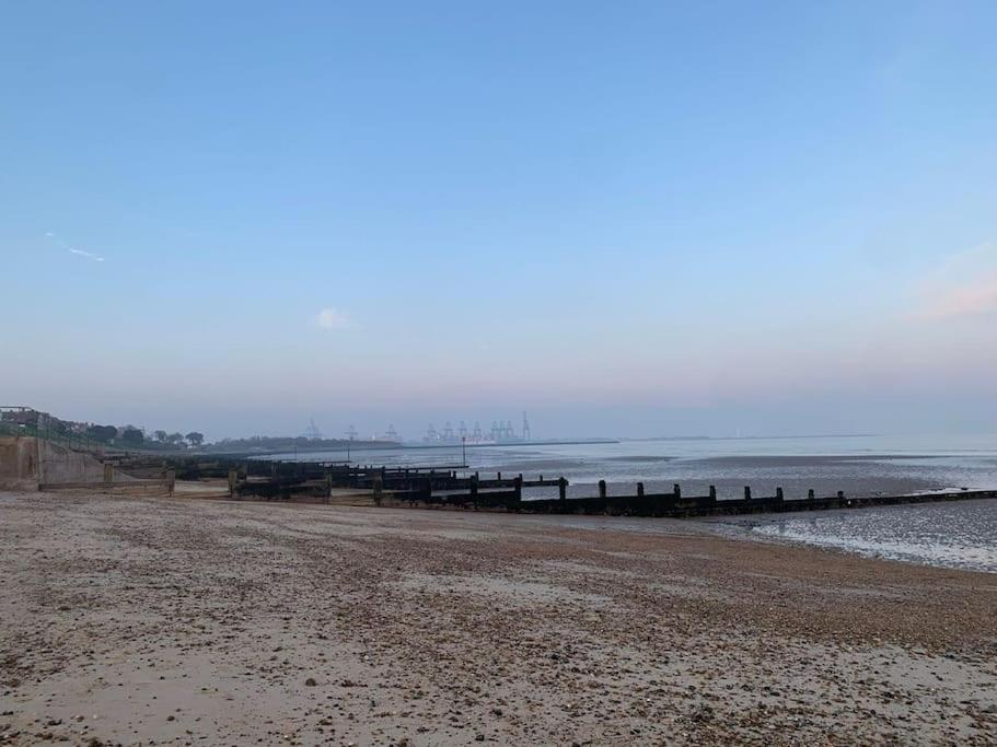 Gordon Villa - A Seaside Escape Harwich Εξωτερικό φωτογραφία