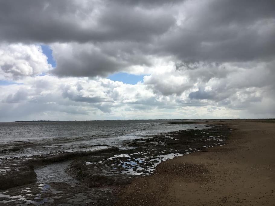 Gordon Villa - A Seaside Escape Harwich Εξωτερικό φωτογραφία
